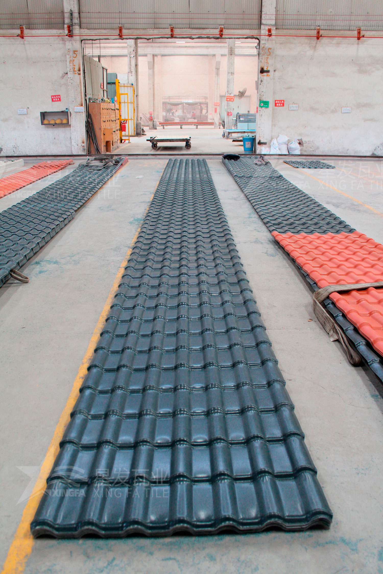 樹脂瓦白底和灰底哪個好？白底和灰底在質(zhì)量、價格上有啥區(qū)別？