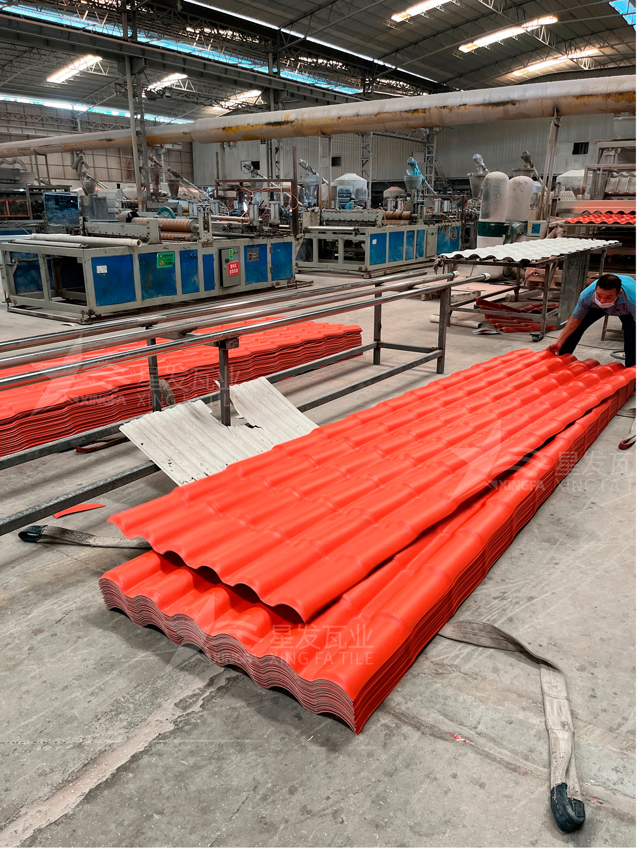 在選擇樹脂瓦廠家，一定要考察的3個因素？輕松買到優(yōu)質的樹脂瓦！