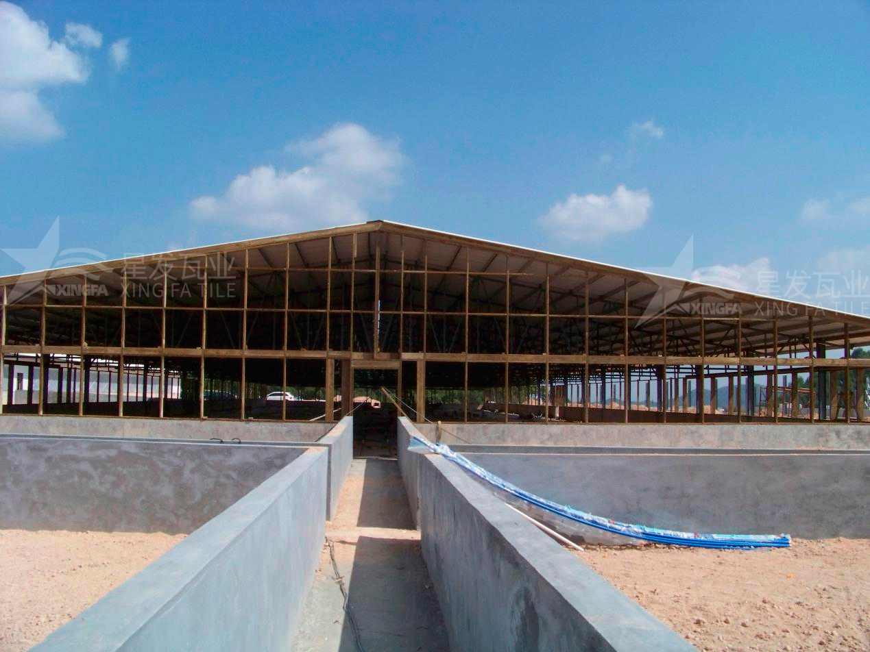 廠房屋頂用PVC中空隔熱瓦的好處？為啥廠房老板愛用PVC中空隔熱瓦