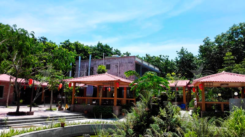 屋面合成樹脂瓦的標(biāo)準(zhǔn)尺寸是多少？通?？梢宰瞿膬煞N尺寸？