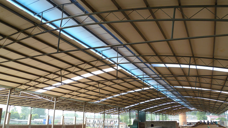 遇上雷陣雨時，屋面上的絕緣樹脂瓦是否安全？是否導電？